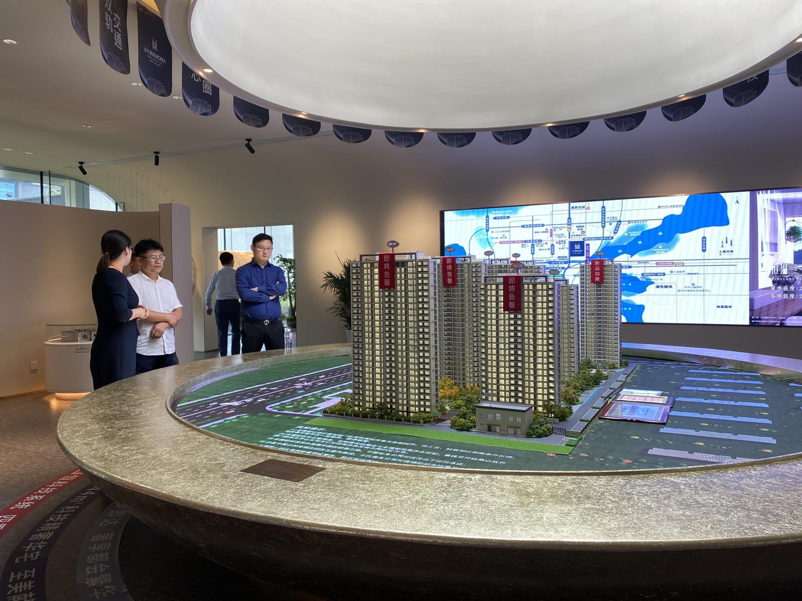 仲总1.jpg 仲总1.jpg