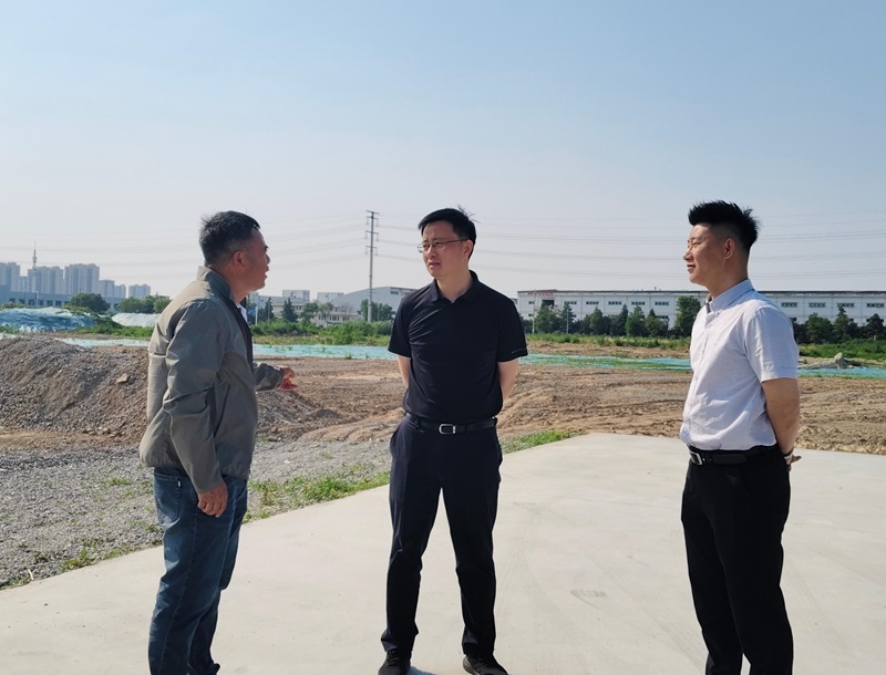 20250529徐总调研招商项目现场1.jpg